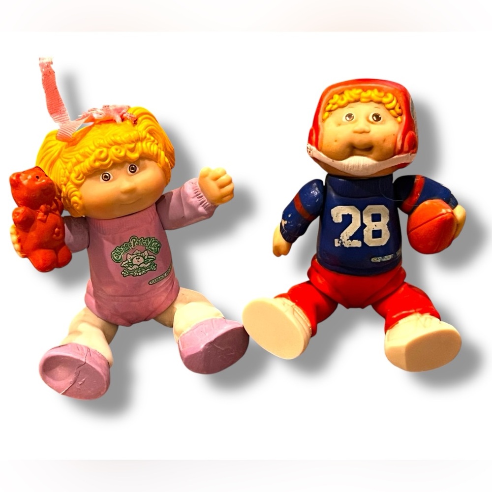 2 VINTAGE 1984 CABBAGE PATCH KIDS PVC FIGURES BOY W/ FOOTBALL + GIRL W/ BEAR
